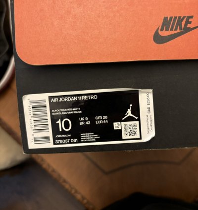 Size 10 - Jordan 11 Playoffs Bred 2019