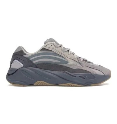 Adidas Yeezy Boost 700 V2 Tephra used