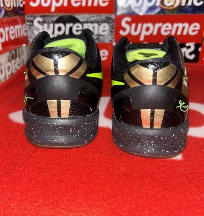 Nike Kobe 8 Ss Christmas 2013 Size 5y 555586-004
