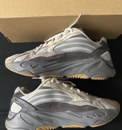 Adidas Yeezy Boost 700 V2 Tephra Size 9m