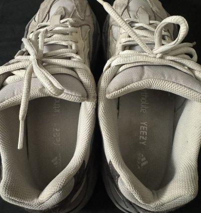 Adidas Yeezy Boost 700 V2 Tephra Size 9m