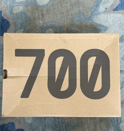Adidas Yeezy Boost 700 V2 Vanta