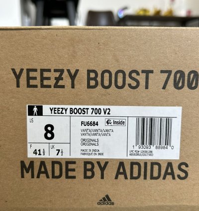 Adidas Yeezy Boost 700 V2 Vanta
