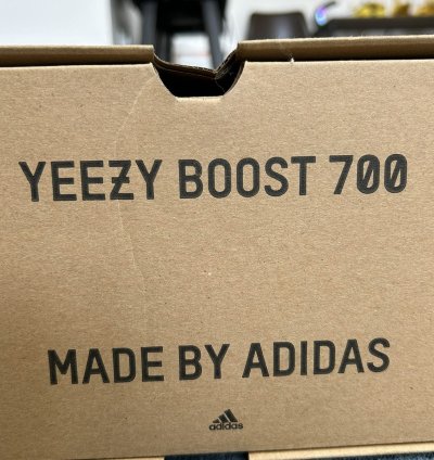 Adidas Yeezy Boost 700 V2 Vanta