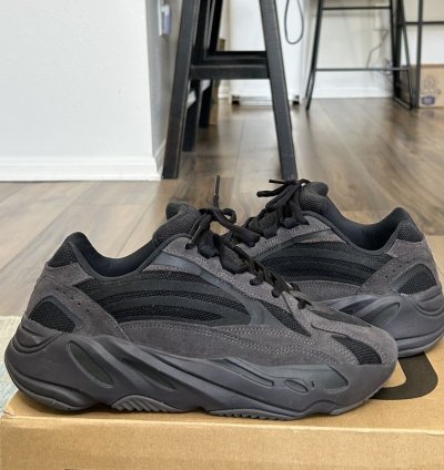 Adidas Yeezy Boost 700 V2 Vanta