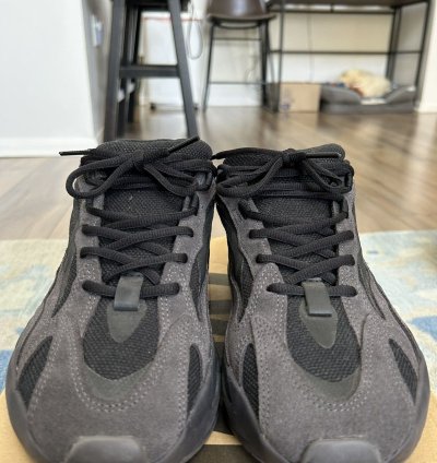 Adidas Yeezy Boost 700 V2 Vanta
