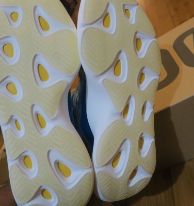Adidas Yeezy Boost 700 V3 Azareth With Box Sneakers Size 11