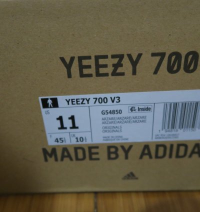 Adidas Yeezy Boost 700 V3 Azareth With Box Sneakers Size 11