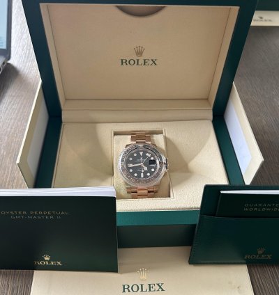 Rolex Gmt-master Ii Rootbeer Or Rose Full Set Tat Neuf