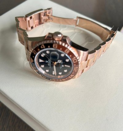 Rolex Gmt-master Ii Rootbeer Or Rose Full Set Tat Neuf