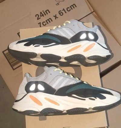 Adidas Yeezy Boost 700 Wave Runner Size 10 Us Men Box