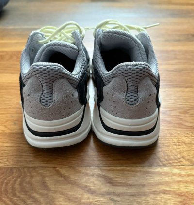 Adidas Yeezy Boost 700 Wave Runner Size 9