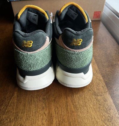 Ronnie Fieg Frank Lloyd Wright New Balance 998 Aloe