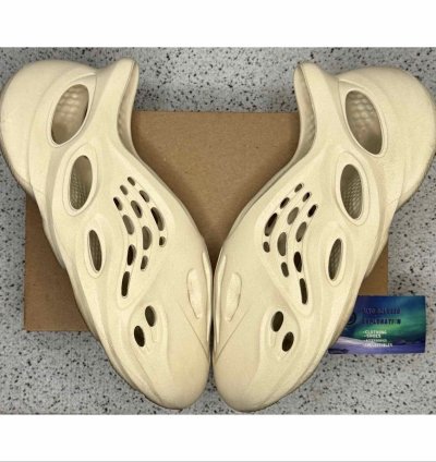 Adidas Yeezy Foam Runner Sand 9 Men