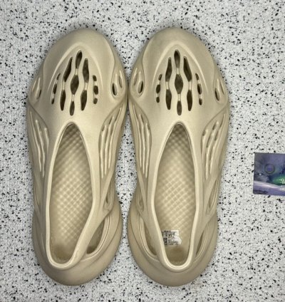 Adidas Yeezy Foam Runner Sand 9 Men