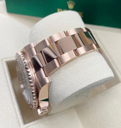 Rolex Gmt-master Ii Unworn Gmt-master Ii 126715chnr Rose Gold Rootbeer Oyster Bracelet 40mm