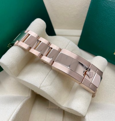 Rolex Gmt-master Ii Unworn Gmt-master Ii 126715chnr Rose Gold Rootbeer Oyster Bracelet 40mm