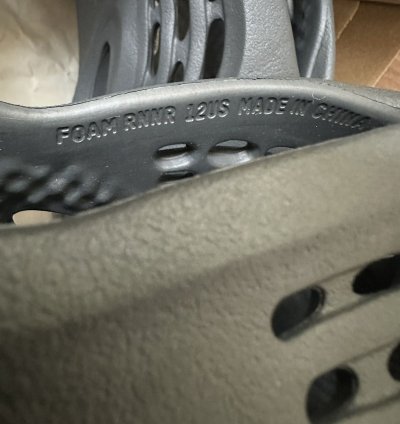 Adidas Yeezy Foam Runners Carbon