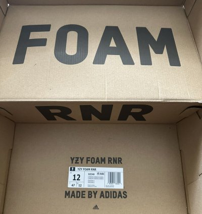 Adidas Yeezy Foam Runners Carbon