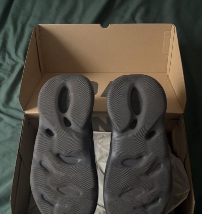 Adidas Yeezy Foam Runners Onyx Us Size 13 Men