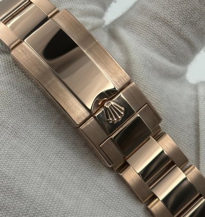Rolex Gmt-master Ii Unworn Gmt-master Ii 40mm Rootbeer Rose Gold Bracelet 126715chnr Box Papers 2024