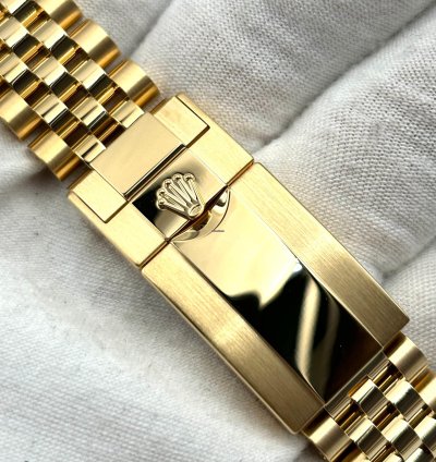 Rolex Gmt-master Ii Unworn Gmt-master Ii 40mm Yellow Gold Jubilee Bracelet 126718grnr Box Papers 2024
