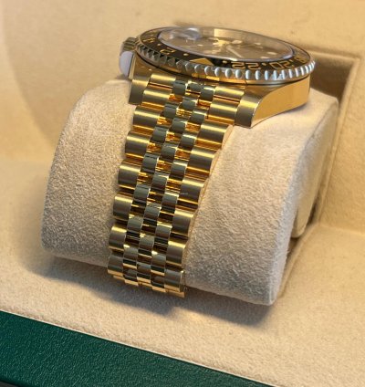 Rolex Gmt-master Ii Unworn Yellow Gold Gmt-master Ii 126718grnr