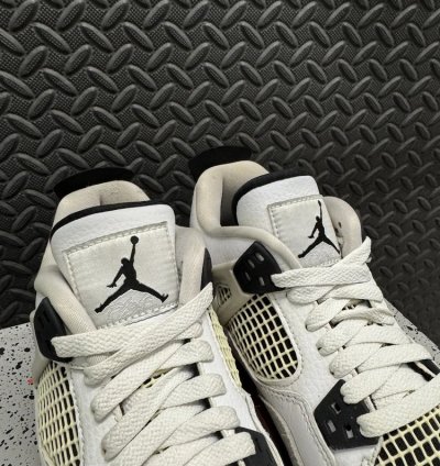 Air Jordan 4 Retro Military Black
