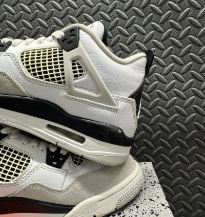 Air Jordan 4 Retro Military Black