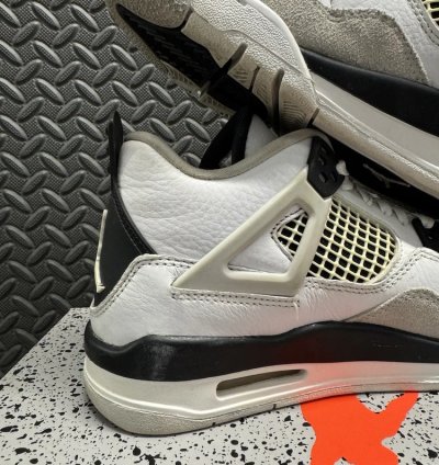 Air Jordan 4 Retro Military Black