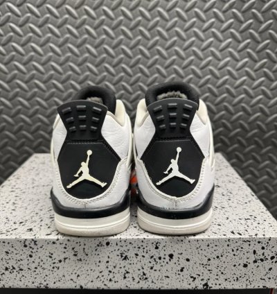 Air Jordan 4 Retro Military Black