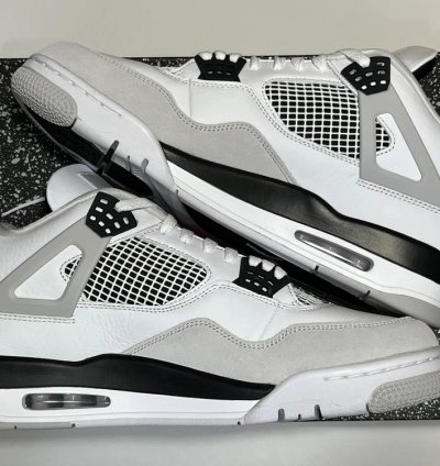 Air Jordan 4 Retro Military Black