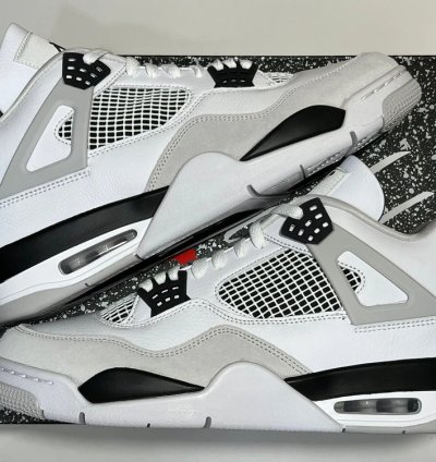 Air Jordan 4 Retro Military Black