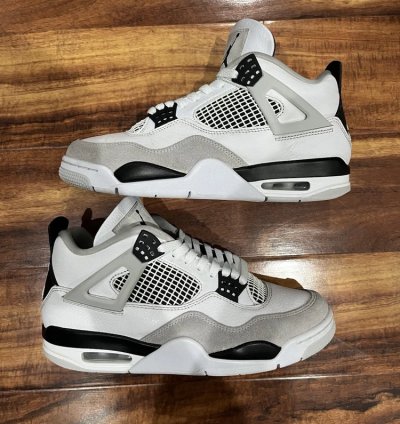Air Jordan 4 Retro Military Black