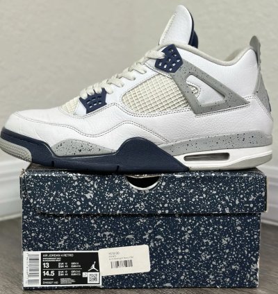 Air Jordan 4 Retro Midnight Navy