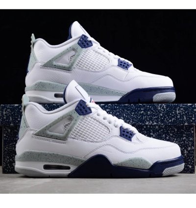 Air Jordan 4 Retro Midnight Navy