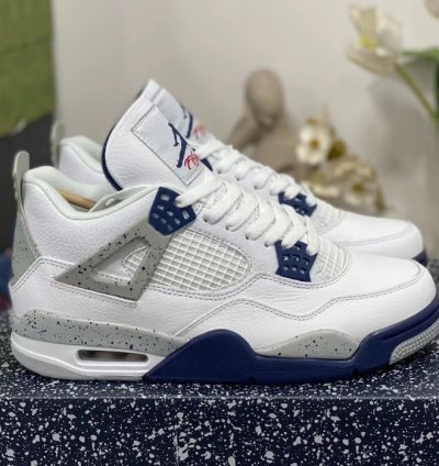 Air Jordan 4 Retro Midnight Navy