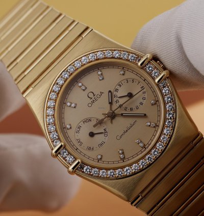 Omega Constellation Day-date Gold Diamond Dial And Bezel 18k Yellow Gold 33mm