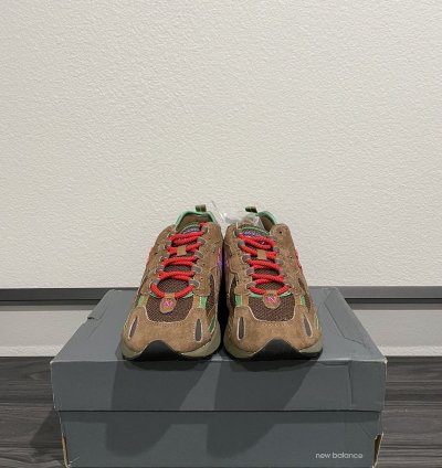 Stray Rats New Balance 827
