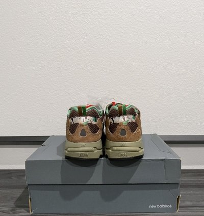 Stray Rats New Balance 827