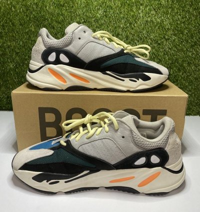 Adidas Yeezy Boost 700 Wave Runner