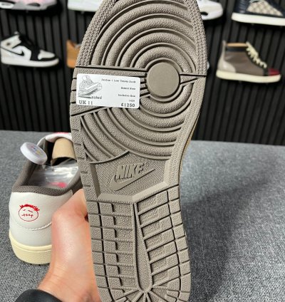 Air Jordan 1 Retro Low Og Sp Travis Scott Reverse Mocha