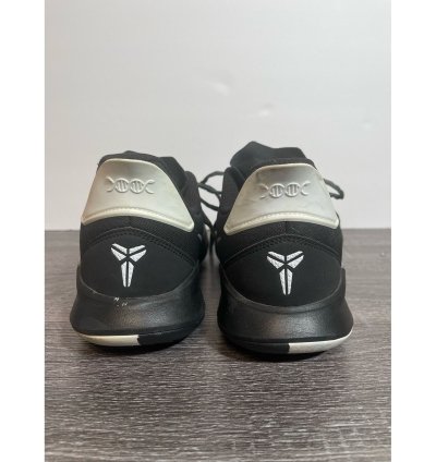 Nike Kobe Mamba Fury Black White Ck2087-001 Size 9 Pre-owned