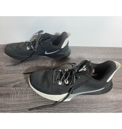 Nike Kobe Mamba Fury Black White Ck2087-001 Size 9 Pre-owned