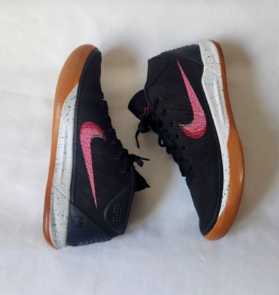 Nike Kobe Men Sz 12 922484-006 Black Gum Sole Rare