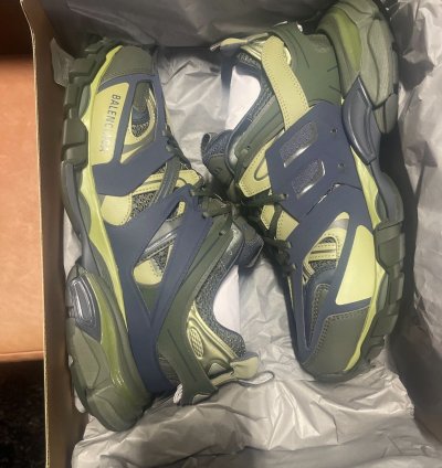 900 Track Trainer Runner Sneaker