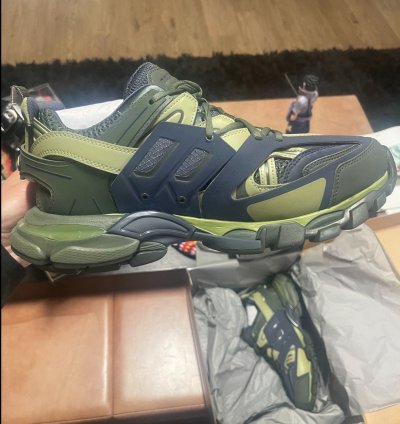 900 Track Trainer Runner Sneaker