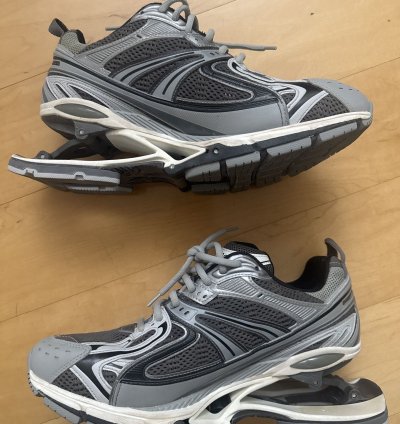 Balenciaga -pander