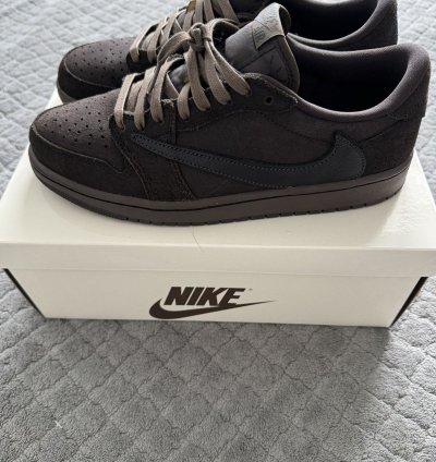 Travis Scott Jordan 1
