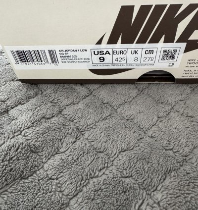 Travis Scott Jordan 1